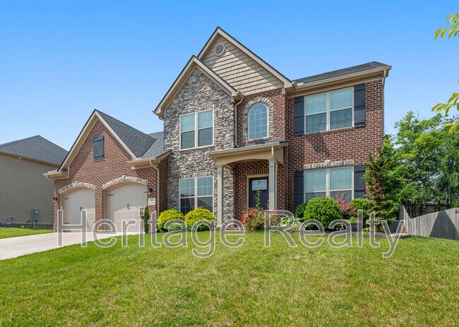 Building Photo - 925 Brookwood Ln