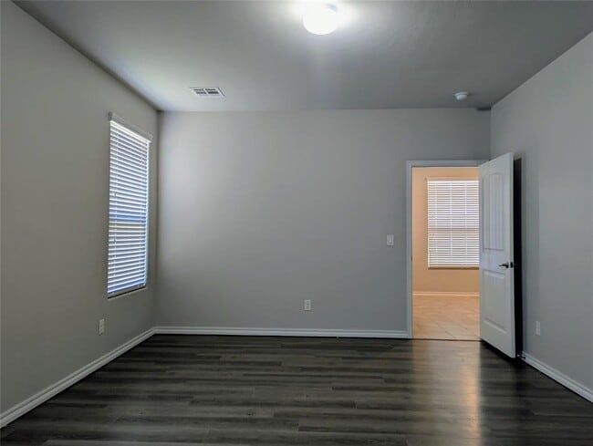 Building Photo - 13733 The Brook Blvd