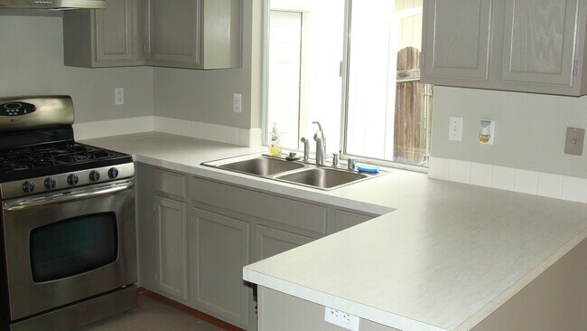 Building Photo - Charming Hazel Dell Ranch Home