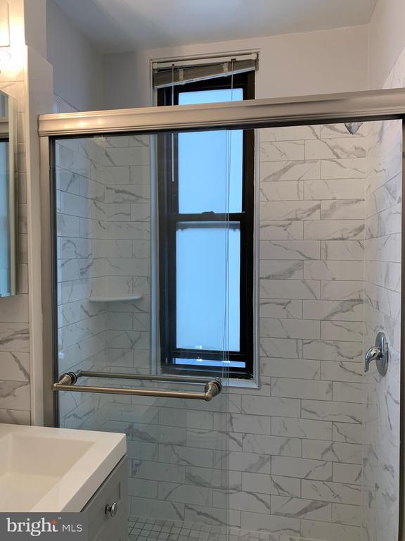 Building Photo - 135 S 19th St