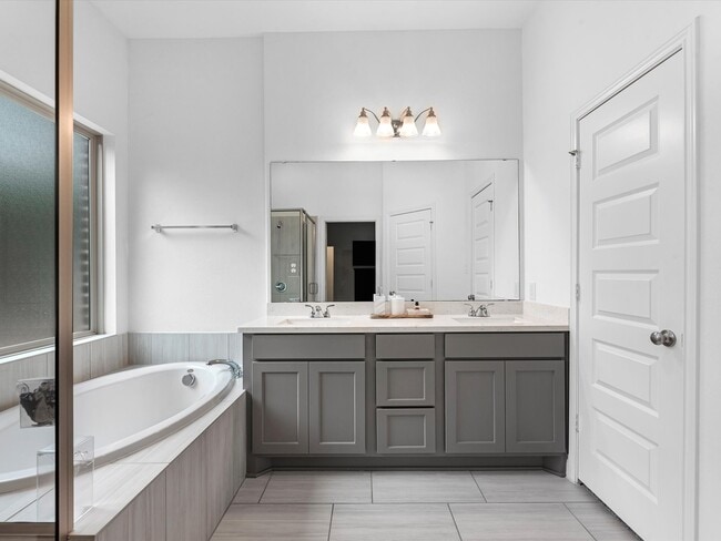 Building Photo - 24543 Songlark Bend Dr