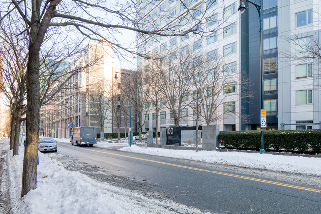 Building Photo - 100 Landsdowne St