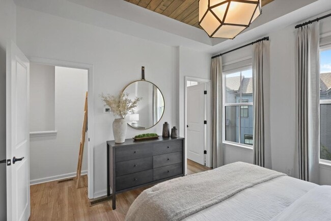 Building Photo - 121 Chestnut Cir