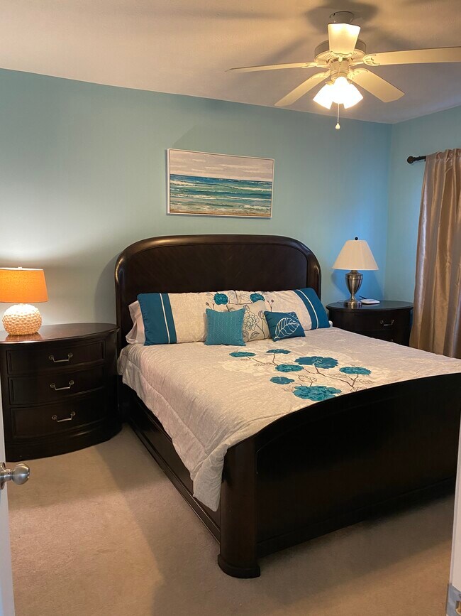 Building Photo - 601 Hillside Dr N