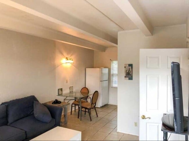 Building Photo - 5261 Alhambra Dr