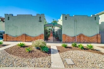 Building Photo - 1021 S Meyler St