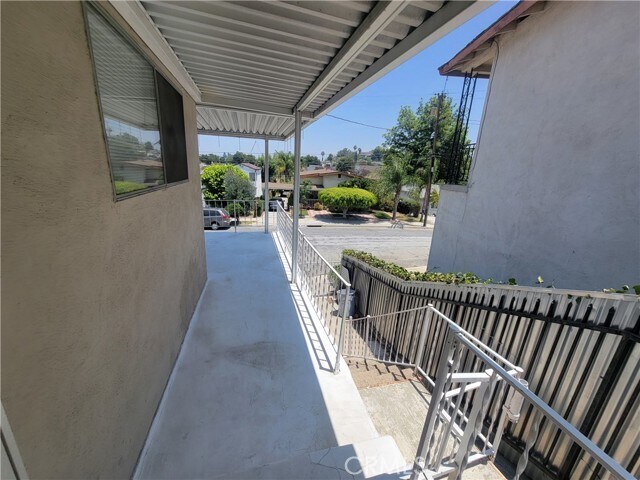 Building Photo - 2511 Florentina Ave
