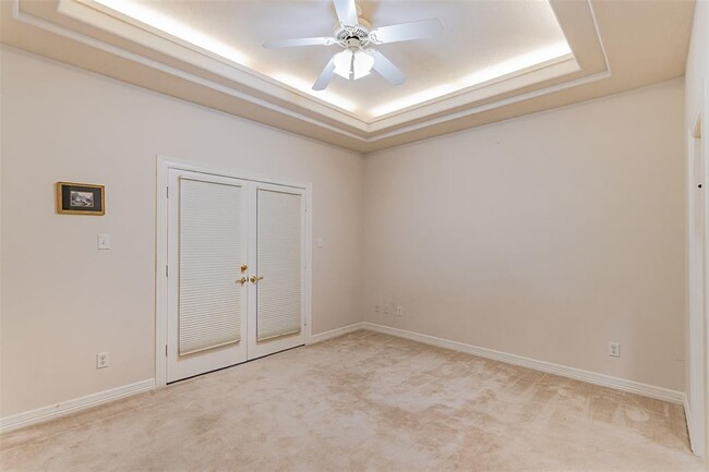 Building Photo - 3115 Evergreen Oak Dr