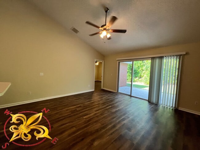Building Photo - 3/2 - K- Section Great Location Off 100 an...