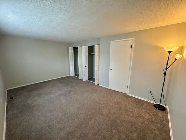 Building Photo - Price Improved! Spacious 2-Bedroom Townhome with Private Patio in Cranberry Township