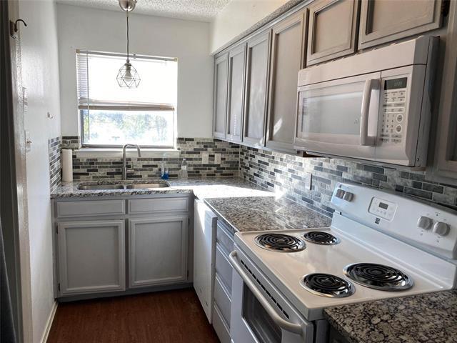 Building Photo - 422 W 4th St