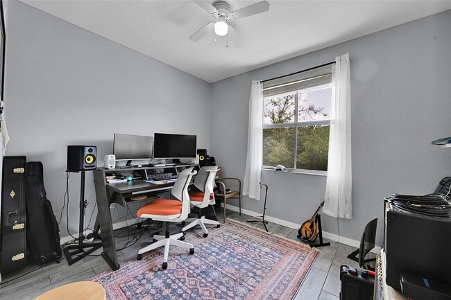 Building Photo - 2851 Prospect Rd