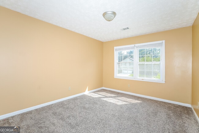 Building Photo - 4985 Diggers Way