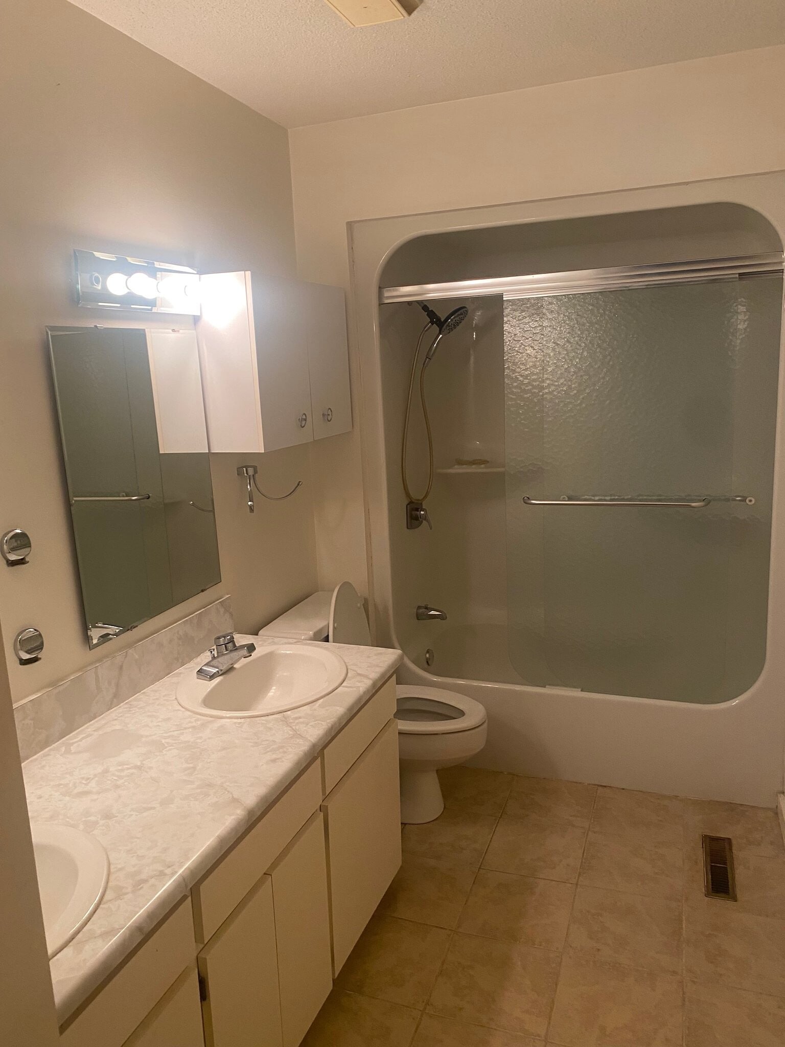 Building Photo - 127 Five Ponds Ln