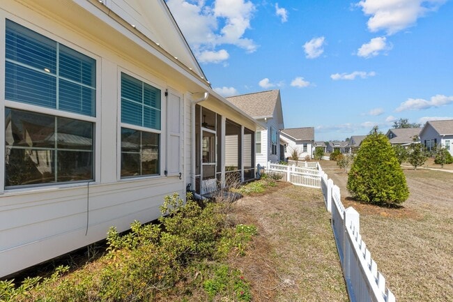 Building Photo - 465 Karcher Ave