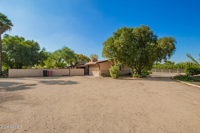 Building Photo - 6419 E Cactus Rd
