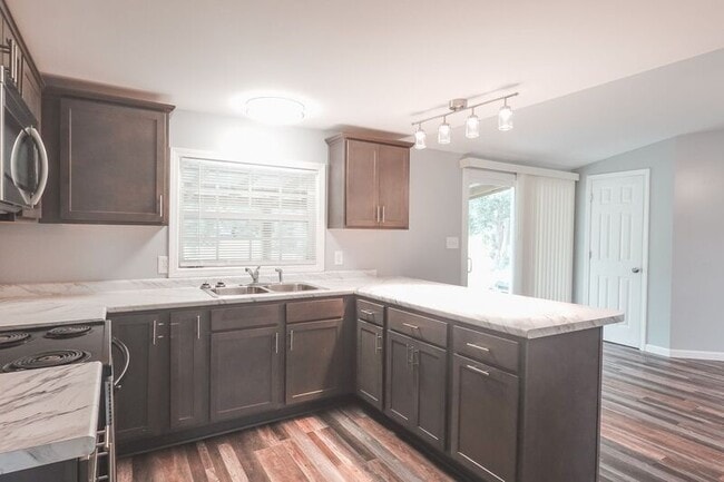 Building Photo - 55 Peachtree Dr