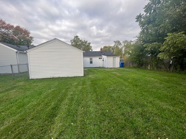 Building Photo - Newly Remodeled Home for Rent in Moline