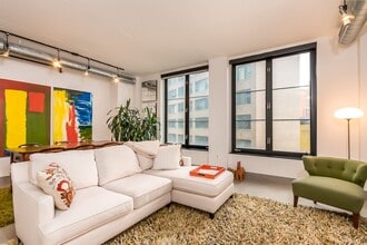 Building Photo - Logan Circle Condo | 1 Bed | 1 Bath | 780 SF | 1 Garage Parking Space
