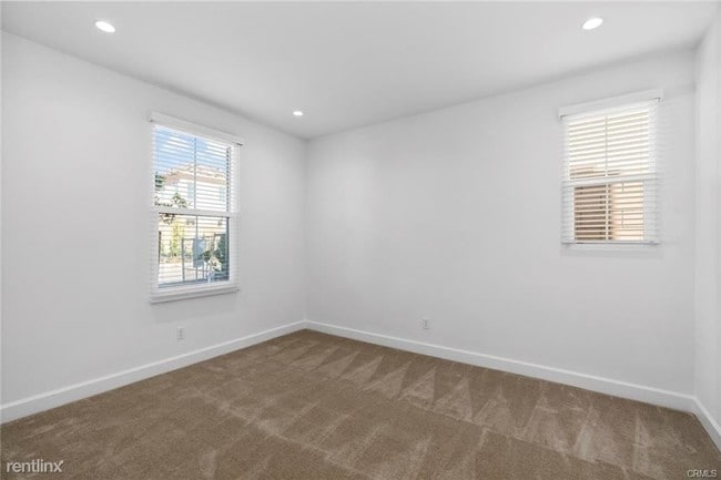 Building Photo - 4 br, 3 bath House - 82 Meander