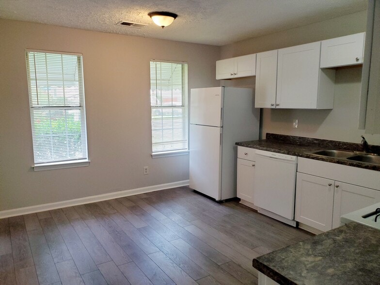 Building Photo - 3559 Ashley Station Dr SW