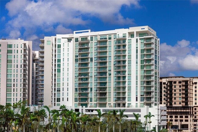 Building Photo - 301 Quay Commons