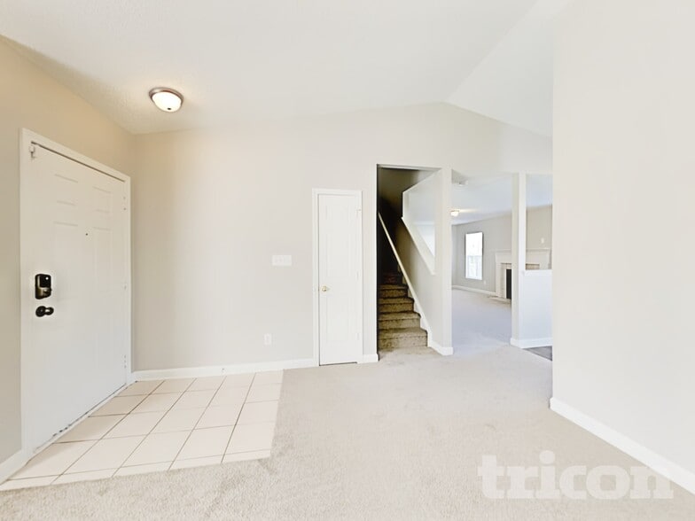 Building Photo - 7117 Red Bud Cir