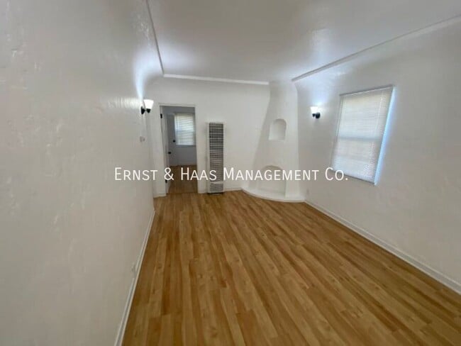 Building Photo - 822 Belmont Ave