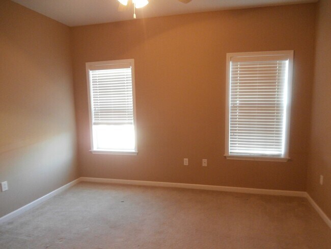 Building Photo - Fountain Crest Subdivision