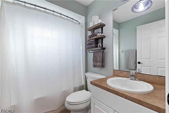 Building Photo - 231 NW 26th Ave