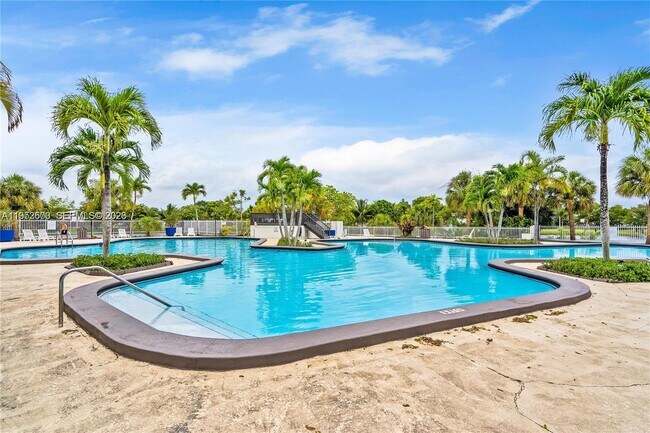 Building Photo - 6949 SW 110th Ct