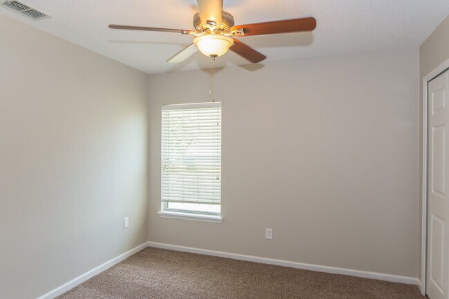 Building Photo - 407 Sparrow Branch Cir