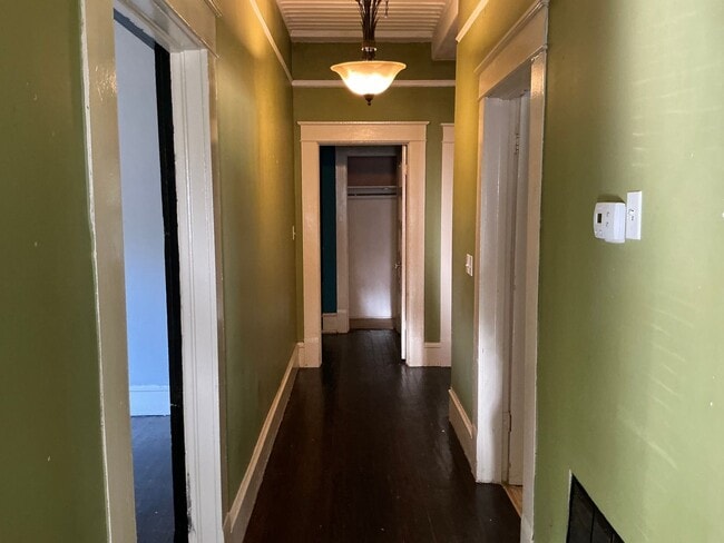 Building Photo - 623 N Nicholls St