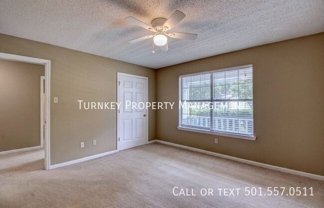Building Photo - 3 Wagon Wheel Ct