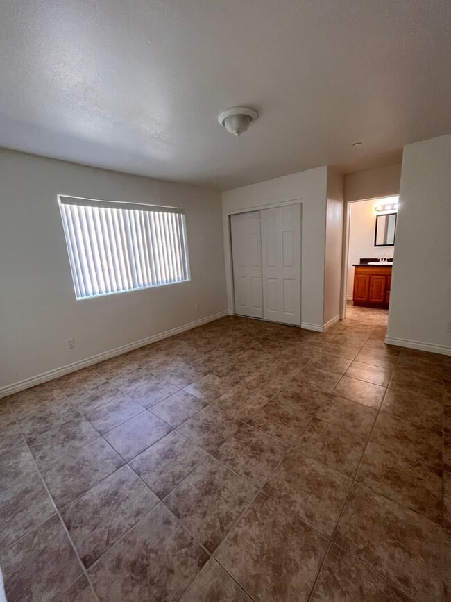 Building Photo - AVAILABLE NOW