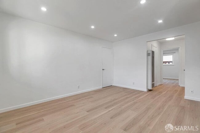 Building Photo - 46728 Crawford St