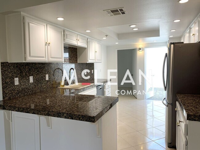 Building Photo - Gorgeous Home in Beautiful Community