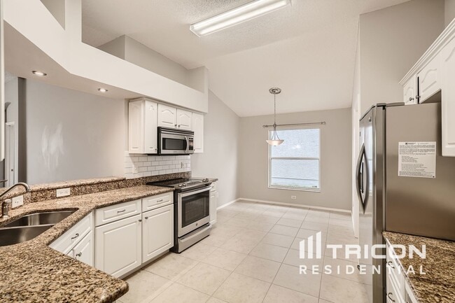 Building Photo - 557 Lake Cypress Cir