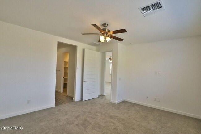 Building Photo - Beautiful 4 Bedroom 2 Bath Home in Mystic
