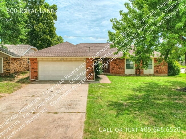 Building Photo - 800 Royal Ln