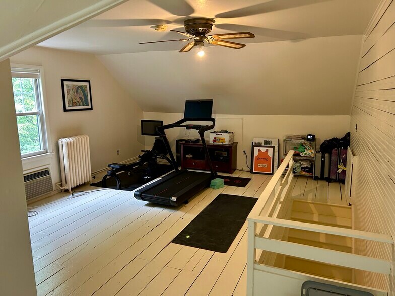 Building Photo - 21 Oak Rd