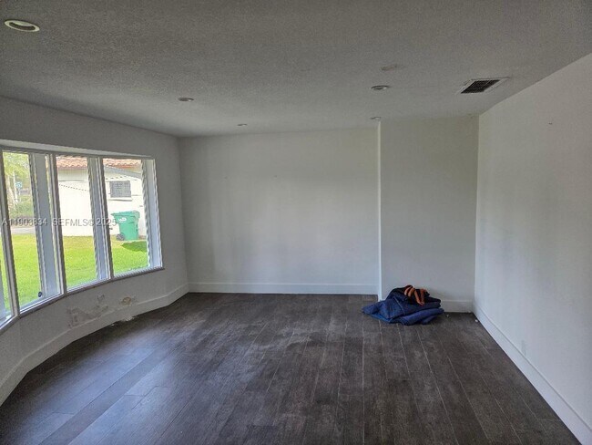 Building Photo - 8220 SW 48th St