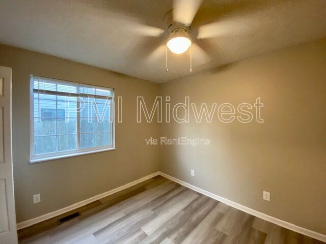 Building Photo - 1542 Creekside Ln