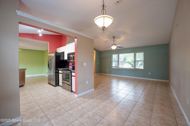 Building Photo - 2390 Queens St SE