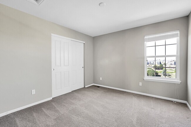 Building Photo - 6011 S Irvington Ct