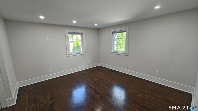 Building Photo - 42 Poe Ct