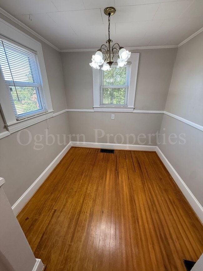 Building Photo - 649 Linville Rd