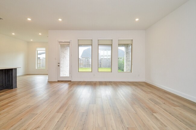 Building Photo - 4827 Avon Ridge Way