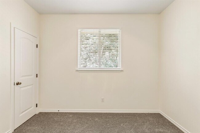 Building Photo - 133 N Kanaio Dr