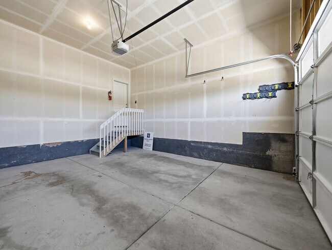 Building Photo - Gorgeous 4-Bed 2-Bath home Fort Collins, CO!